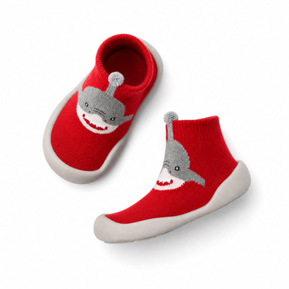 Chaussures-chaussettes bébé requin rouge vue de côté - semelle antidérapante